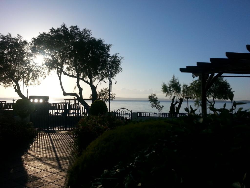Karfas Bay View Apartment ภายนอก รูปภาพ