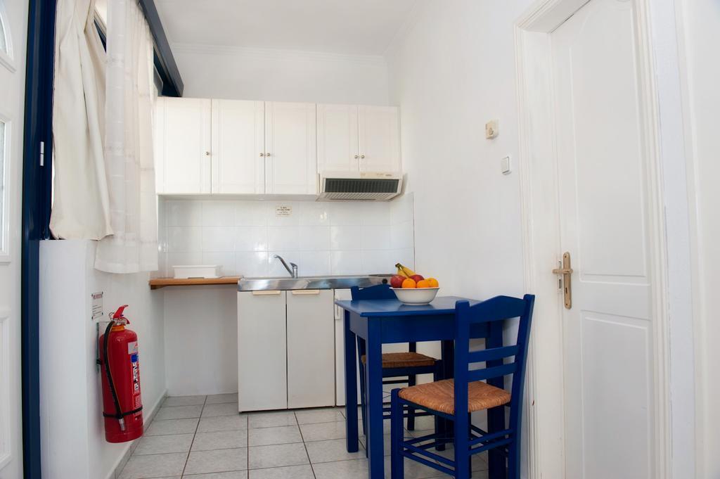 Karfas Bay View Apartment ภายนอก รูปภาพ